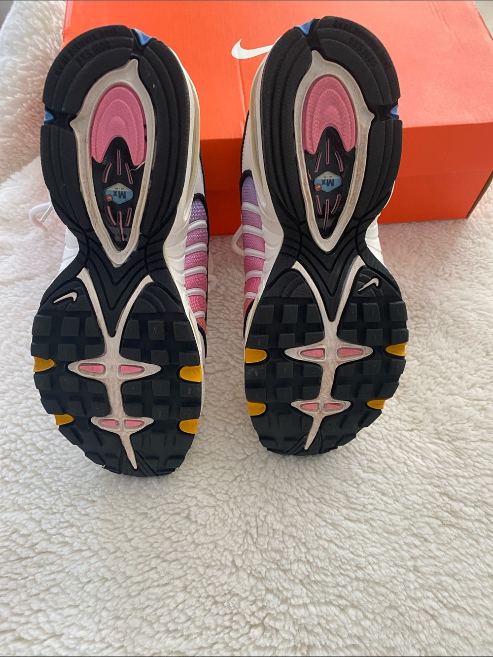 Nike shoes size 7 in womens - Picture 13 of 13
